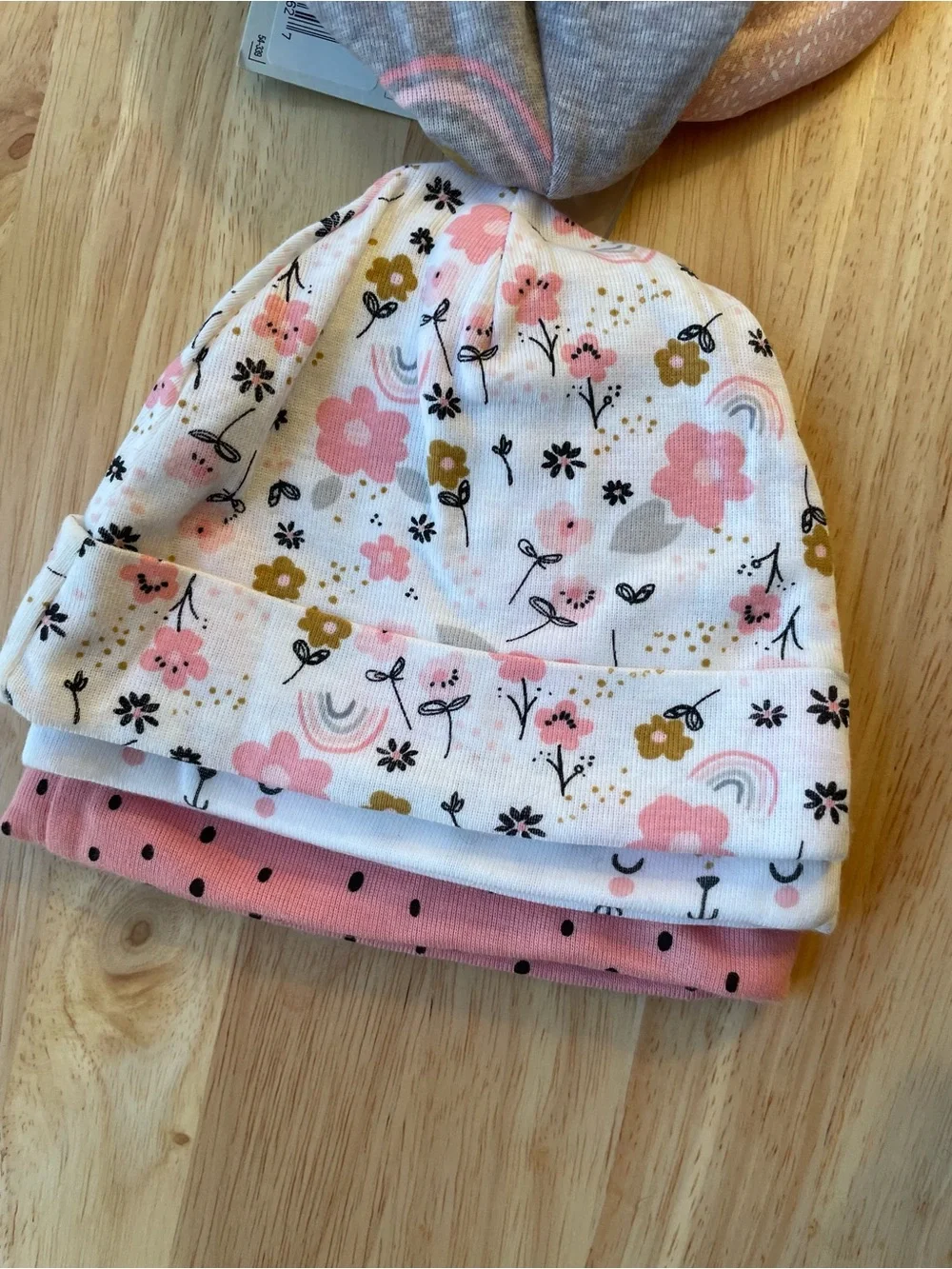16 Pc Newborn Girl Bundle - 5 Caps, Hat, Headband, Booties, 8 Bibs NWOT/NWT